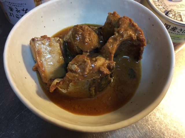 さば味噌缶を天竺のスープカレーに合わせる画像