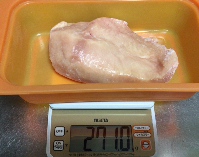 レトルトスープカレーに鶏の胸肉画像